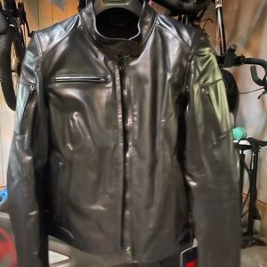 Brand NWT Dainese Nikita 2 ladies leather moto jacket sz 46.